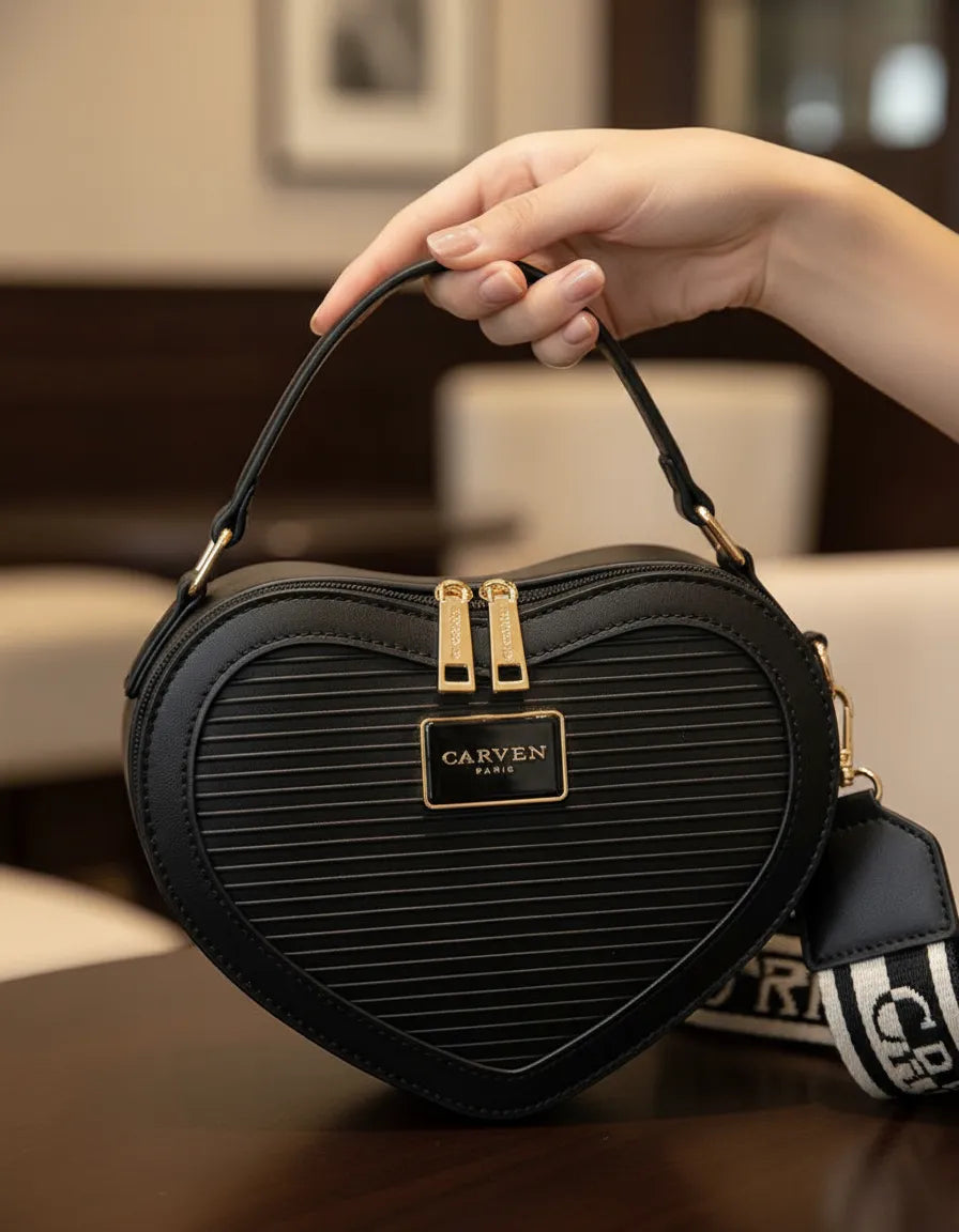 Cartera morral bandolera corazon para dama Carven Paris